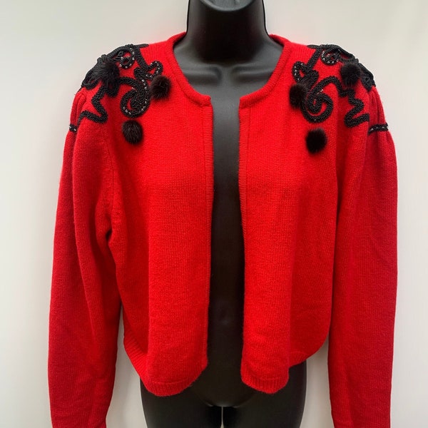 Cardigan de laine rouge avec broderies vintage /Gilet rouge et noir avec pompons fourrure/Tenue des fêtes Rétro / veste brodée /Boléro rouge