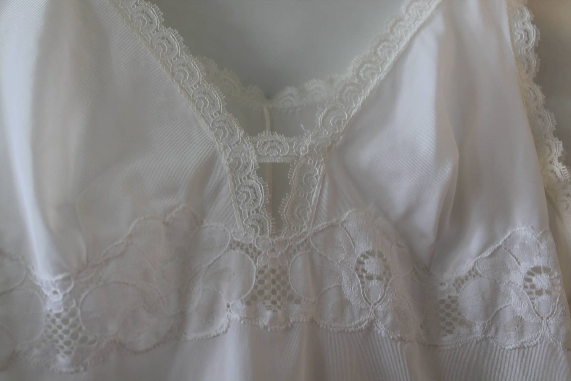 White Night Gown/vintage/vintage Lingerie/white Sleepwear - Etsy Canada