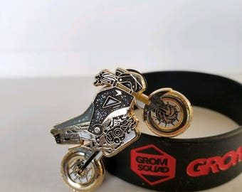 Honda GROM SQUAD Black LE25 stunt bike hat pin