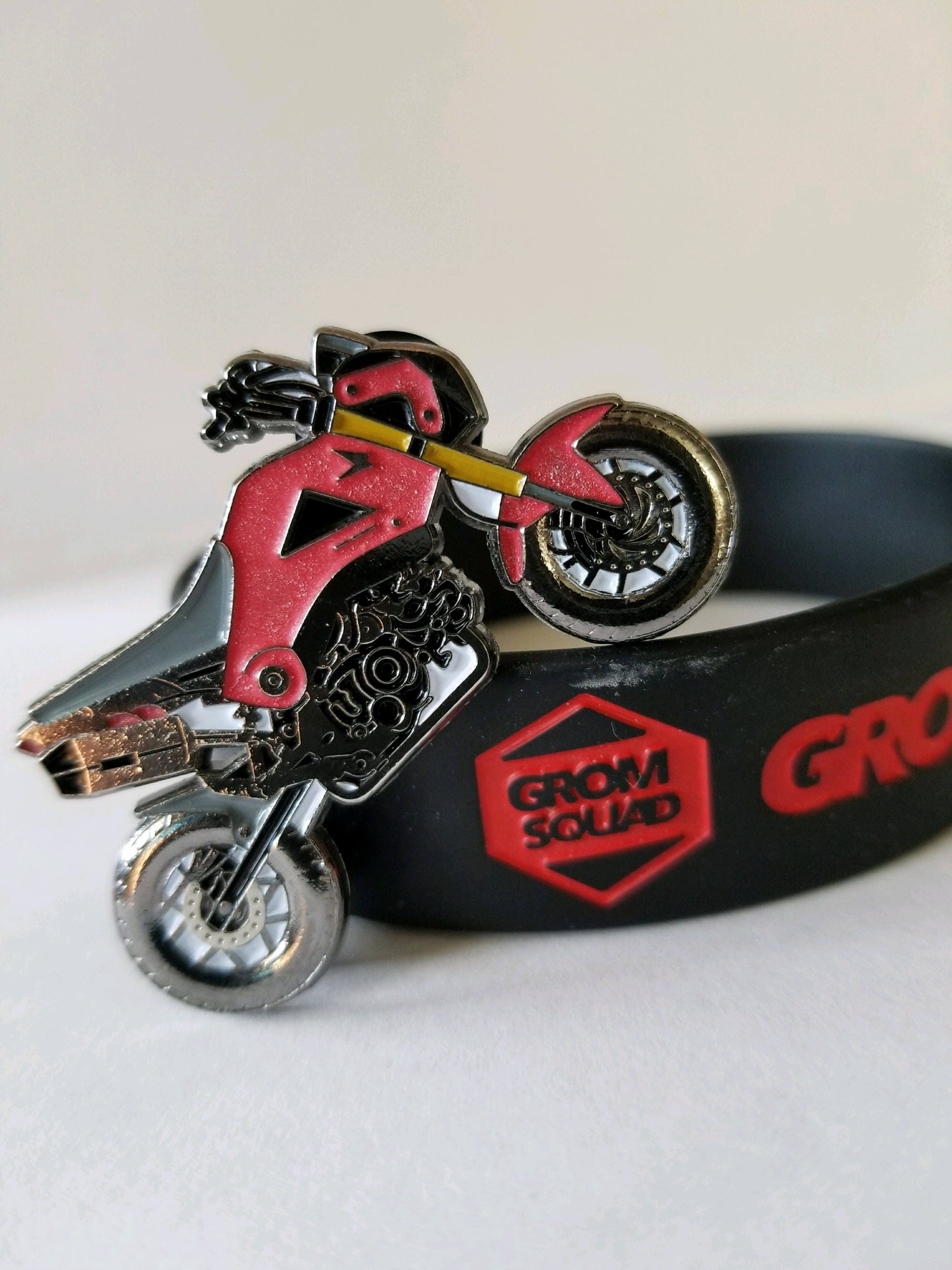 Honda GROM SQUAD Red LE25 stunt bike hat pin