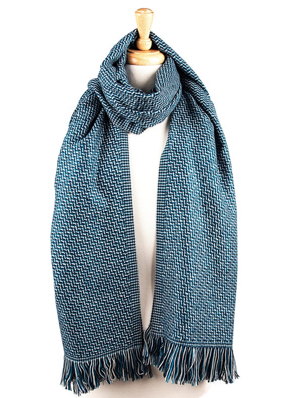 Luxury Unisex Winter Scarf with Herringbone Pattern Luxury Unisex Winter Scarf with Herringbone Pattern