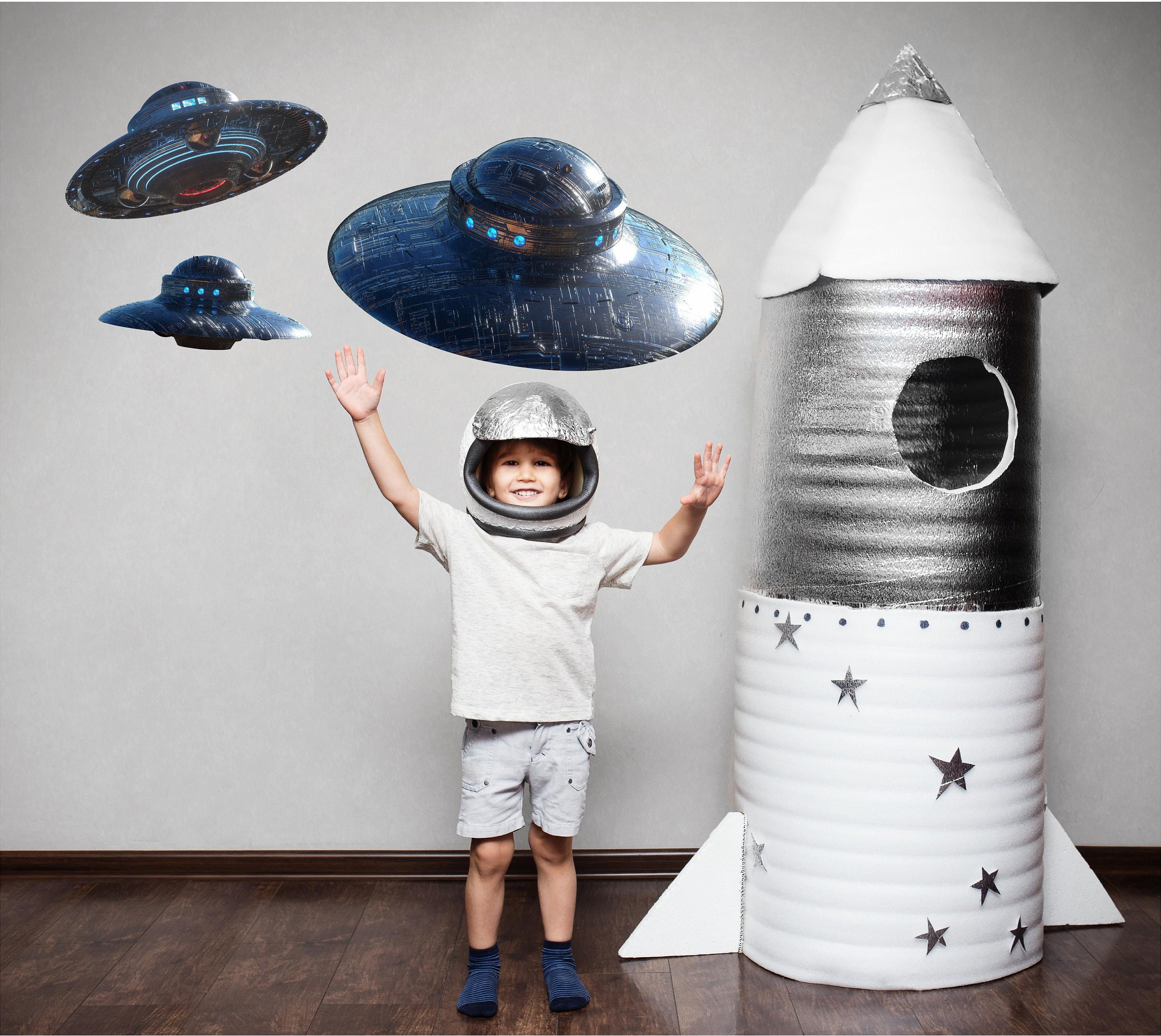 Alien Spaceship Wall Decal Set Removable Wall Sticker Spacecraft Outer ...