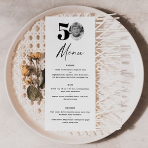 Modelo de cartões de menu de 50 anos, menu Look Who's 50, menu de jantar de aniversário preto