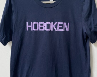Hoboken t-shirt - purple on navy