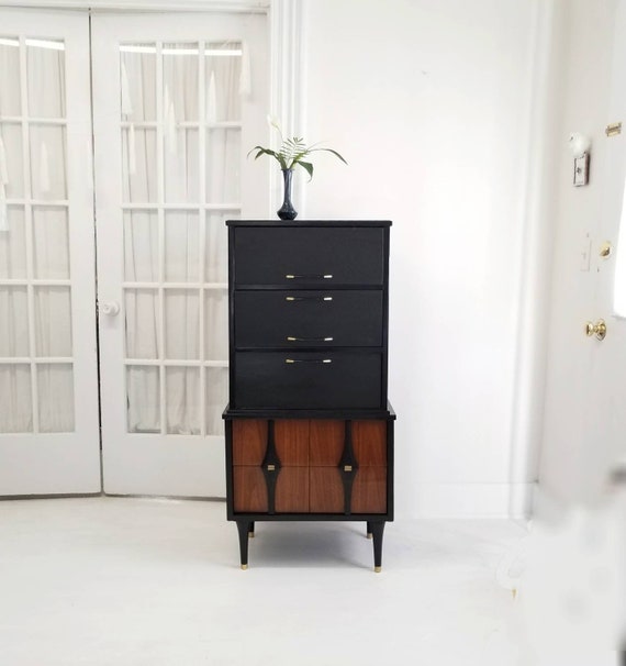 Soldbeautiful Mid Century Modern Dresser Vintage Mcm Walnut Etsy