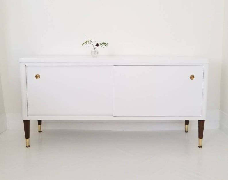 Vendido Pretty credenza moderna de mediados de siglo blanco Etsy