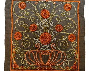 1 Rare Scarf 100% silk Hermés Jouvence - vintage original Hermes scarf - pure silk scarf - original hermes scarf '60 orange flowers