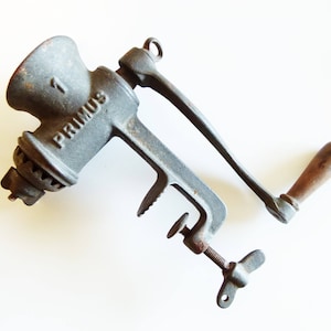 1  Cast iron vintage table meat grinder Primus &#39;50s with wooden handle - Primus meat grinder - vintage meat grinder - vintage rustic mincer
