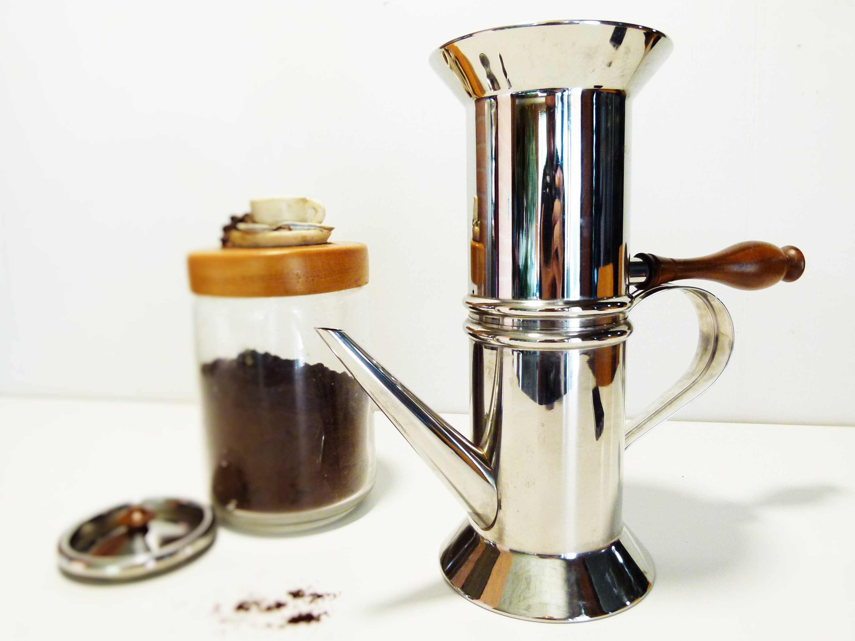 File:Neapolitan coffee maker (model 90018) by Riccardo Dalisi