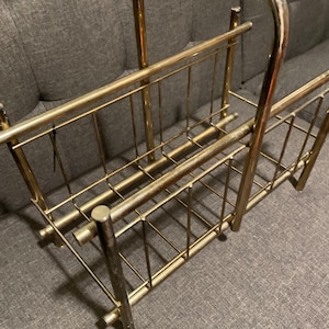 1980’s Brass Magazine Log Newspaper Magazine Holder Diisplay! #BV