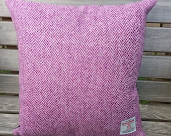 Coussins roses à chevrons HARRIS TWEED