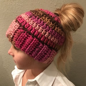 Ponytail hat , messy bun hat, ponytail, messy bun, crochet hat, bun hat, Valentine Day, winter hat, runners hat,gifts, crochet messy bun hat