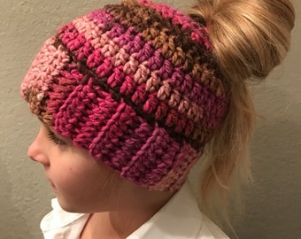 Ponytail hat , messy bun hat, ponytail, messy bun, crochet hat, bun hat, Valentine Day, winter hat, runners hat,gifts, crochet messy bun hat