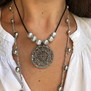 Pendant necklace,Pearls necklace,Silver pendant necklace,Gray pearls necklace,Leather necklace,handmade jewelry,Silver jewelry