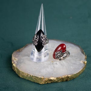 Vintage art-deco revival marcasiet ringset, zwarte onyx en ossenbloed rode cabochon statement ringen, Gothic Dark Academia Stack Duo