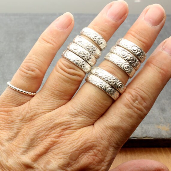 Floral silver shop ring