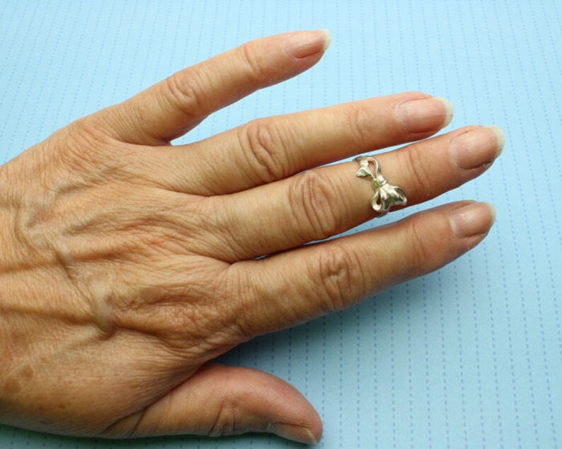 MIDI Ring First Knuckle Sterling Silver Bow Silver Ring