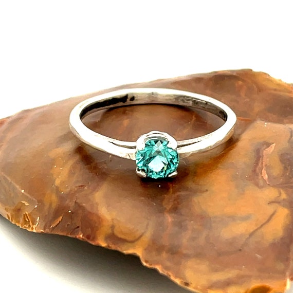 Drop of Light Sterling Silver Ring w/Apatite Stone Drop of Light Sterling Silver Ring w/Apatite Stone