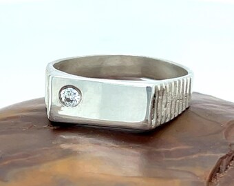 Round Clear Cubic Zirconia Flush Set into a Sterling Silver Ring, Unisex Diamond Simulant Ring, Size 71/2