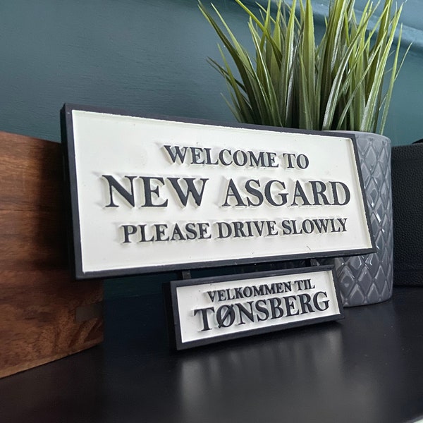 Welcome to New Asgard - Avengers - Thor sign prop replica mini