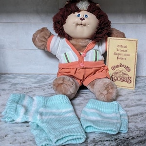 Peluche de león y gato Koosas de Cabbage Patch Kids de 1983, más dos atuendos y documento de adopción.
