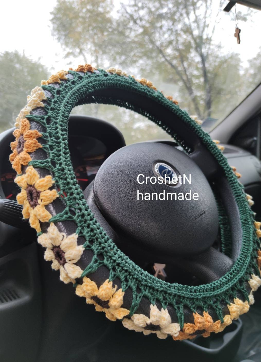 COLORFUL Steering wheel cover  Crochet steering wheel cover Car décor Crocheted steering wheel cover Steering wheel cover for women H2019