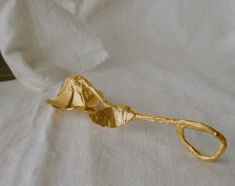 Custom-made Flower Candle snuffer, Gold-vermeil Hand-sculpted Candle Ornament