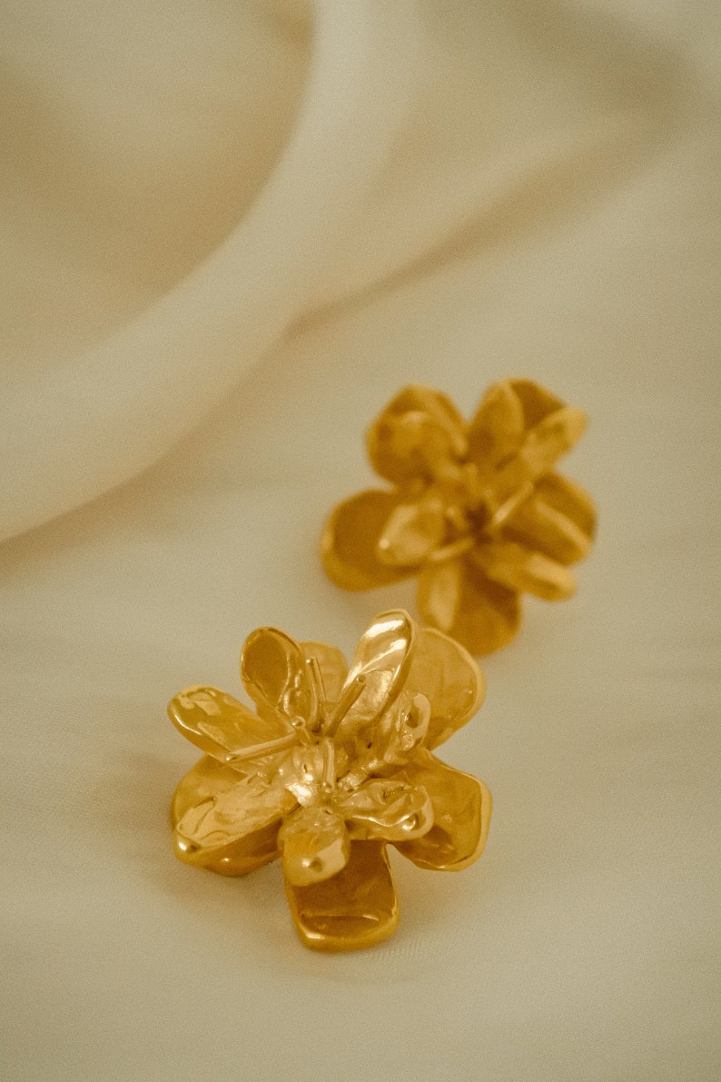 Custom-made Flower Pair of Earrings, Hand-sculpted Sterling Silver 925 Earrings, Flower Gold-vermeil earrings image 7