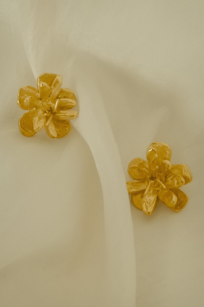 Custom-made Flower Pair of Earrings, Hand-sculpted Sterling Silver 925 Earrings, Flower Gold-vermeil earrings image 6