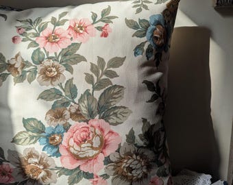 Vintage Floral cushion cover:  cottage throw pillow botanical garden