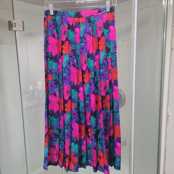 Size 10 100% Silk floral skirt - image 1