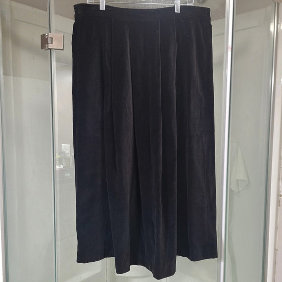 Size 16 100% cotton velvet skirt - image 3