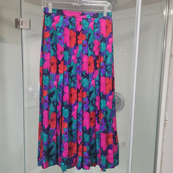 Size 10 100% Silk floral skirt - image 3