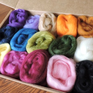 Needle Felting Kit, Corriedale Roving 15 Colours of Corriedale Wool 5 Felting Ndles & Lg Pad Free Shipping Avail, Gift Idea image 1