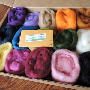 Needle Felting Kit, Corriedale Roving 15 Colours of Corriedale Wool 5 Felting Ndles & Lg Pad Free Shipping Avail, Gift Idea image 3