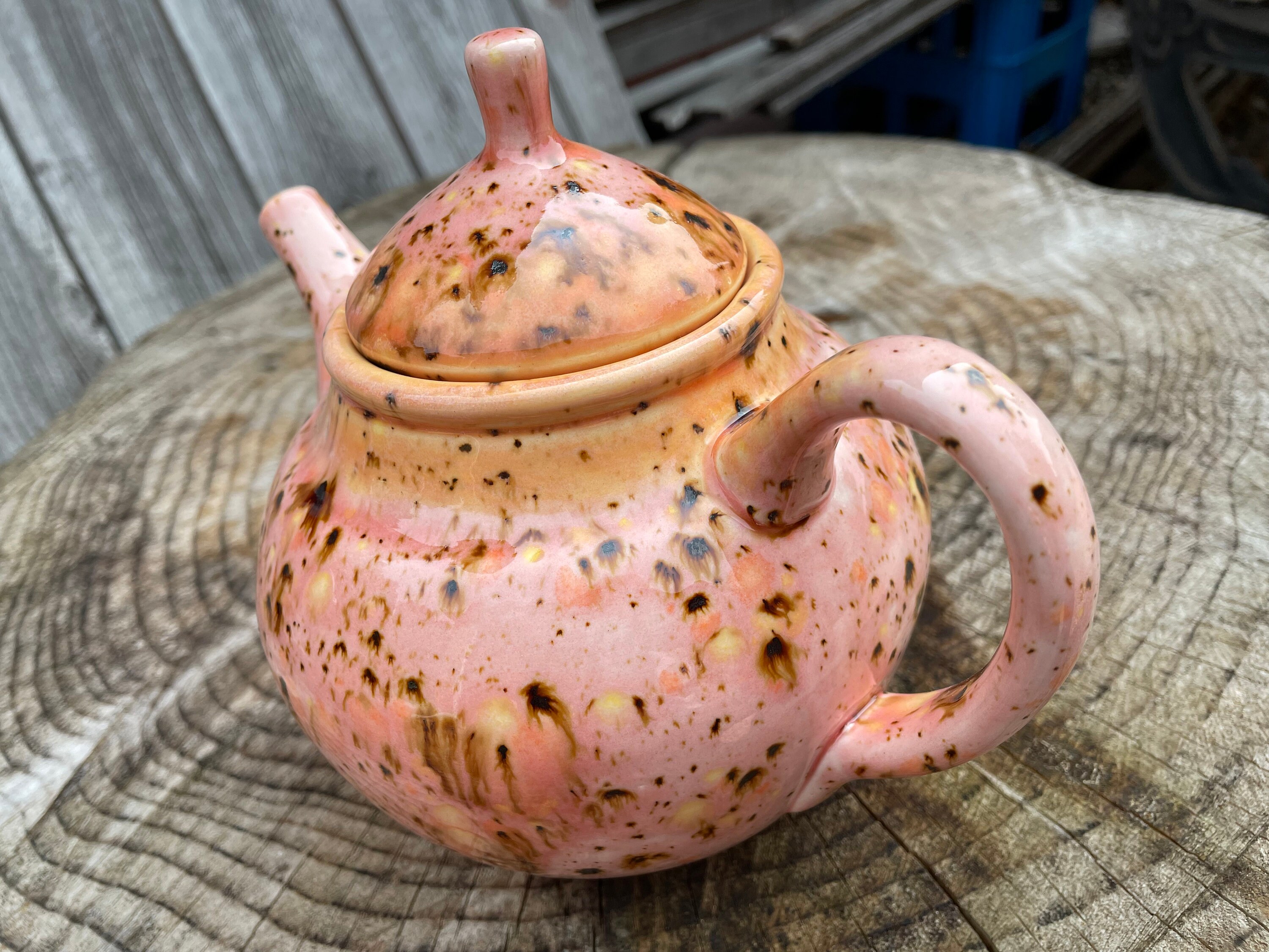 Large Stoneware T-pot, Pink Amaryllis Glaze Design, 4 Cup Capacity