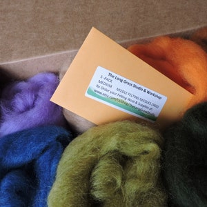 Needle Felting Kit, Corriedale Roving 15 Colours of Corriedale Wool 5 Felting Ndles & Lg Pad Free Shipping Avail, Gift Idea image 4