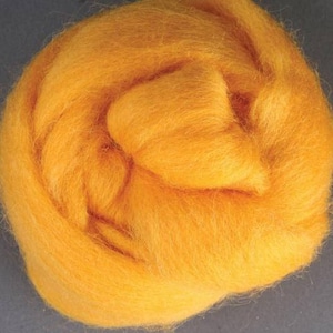 NZ Corriedale Wool | Creamy CHEESECAKE Roving Wool | Needle Felting, Wet Felting & Spinning Wool | Micron 27-30 | Free Shipping Offered