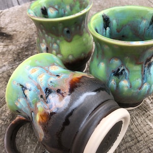 Stoneware Curvy Mug, Funky Green Jungle Jazz Glaze Design, Solid and Durable, 12 oz