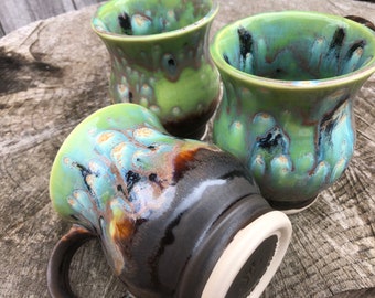 Homestyle Curvy Mugs, Green Jazzy Jungle Glaze Design, Stoneware Mugs, Large Handle, Stoneware mug that helps hot drinks HOT, DW & MW Safe