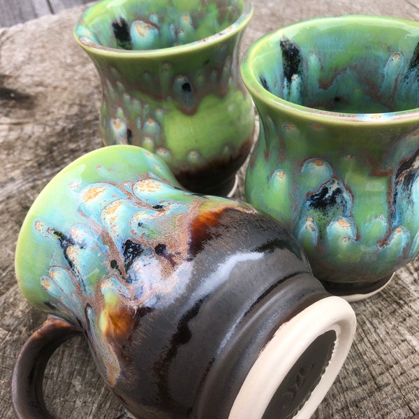 Homestyle Curvy Mugs, Green Jazzy Jungle Glaze Design, Stoneware Mugs, Large Handle, Stoneware mug that helps hot drinks HOT, DW & MW Safe
