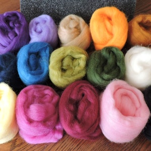 Needle Felting Kit, Corriedale Roving 15 Colours of Corriedale Wool 5 Felting Ndles & Lg Pad Free Shipping Avail, Gift Idea image 5