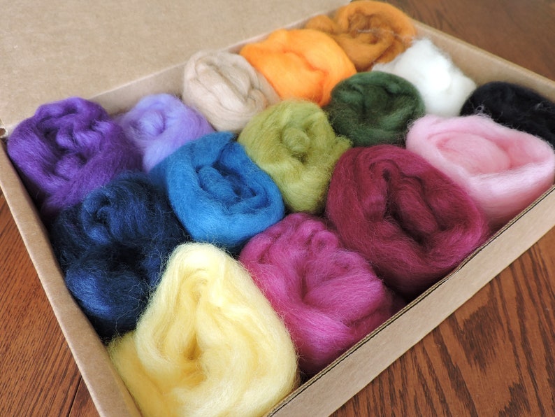 Needle Felting Kit, Corriedale Roving 15 Colours of Corriedale Wool 5 Felting Ndles & Lg Pad Free Shipping Avail, Gift Idea image 2