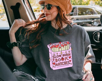 Camiseta de cerillas de libros de combustión lenta - Romance Reader Apparel