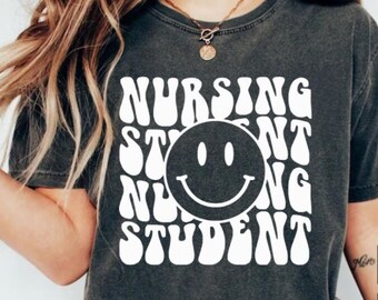 看護学生シャツ - 看護学校シャツ - 看護学生ギフト - 看護学生Tシャツ - 看護学校シャツ