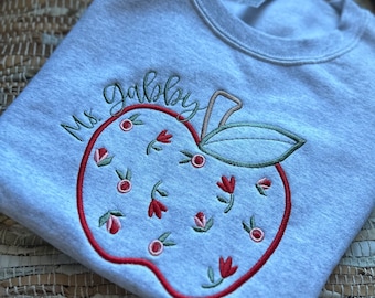 Sudadera con bordado floral de manzana para profesores - Sudadera personalizada para profesores - Regalo para profesores - Sudadera para estudiantes y profesores - Sudadera para guarderías