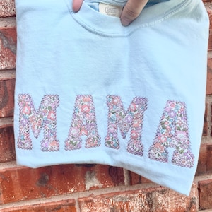 Embroidered floral Mama Short Sleeve Shirt - Appliqué Mama Shirt - Mama gift - Mom gift