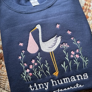 Bestickter Storch NICU Krankenschwester Sweatshirt - Krankenschwester Sweatshirt - Mutter Baby Krankenschwester Crewneck - Kindergarten Krankenschwester Geschenk