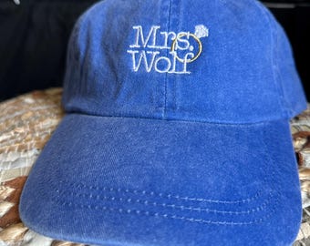 Geborduurde baseballpet mevrouw Bridal - verlovingscadeau - vrijgezellenfeestje - cadeau vrijgezellenfeest - hoed bruidsshow - huwelijksreishoed
