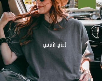 T-shirt bonne fille - Good girl Romance club - Chemise pour amoureux des livres - Couleurs confortables - T-shirt livresque - Chemise Romance sombre